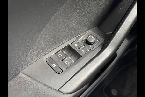 Volkswagen T-Cross 1.0 TSI GO | Stoelverwarming, Apple carplay/Android auto, Adaptive cruise control, Navigatie, Parkeersensoren