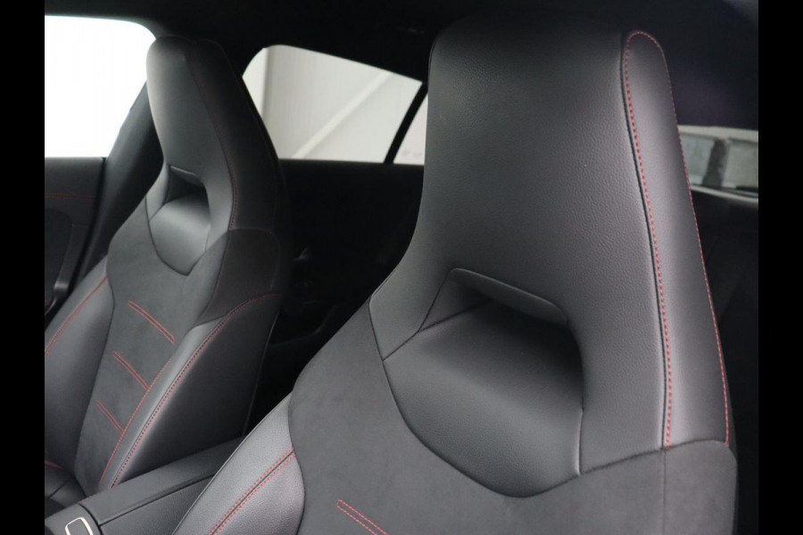 Mercedes-Benz CLA-Klasse Shooting Brake 250e AMG Night | Stoelverwarming | 360 camera | Carplay | Leder/Alcantara | Full LED | Navigatie | Full LED | Park Assist | PHEV | Plug In