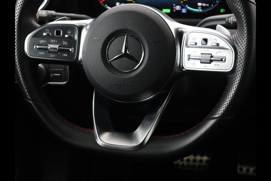 Mercedes-Benz CLA-Klasse Shooting Brake 250e AMG Night | Stoelverwarming | 360 camera | Carplay | Leder/Alcantara | Full LED | Navigatie | Full LED | Park Assist | PHEV | Plug In