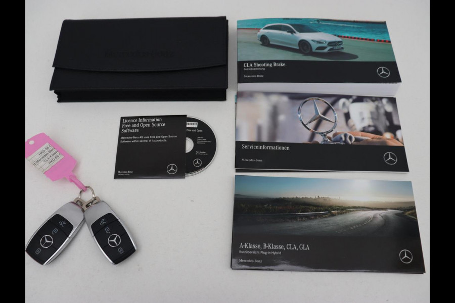 Mercedes-Benz CLA-Klasse Shooting Brake 250e AMG Night | Stoelverwarming | 360 camera | Carplay | Leder/Alcantara | Full LED | Navigatie | Full LED | Park Assist | PHEV | Plug In