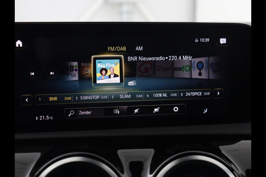 Mercedes-Benz CLA-Klasse Shooting Brake 250e AMG Night | Stoelverwarming | 360 camera | Carplay | Leder/Alcantara | Full LED | Navigatie | Full LED | Park Assist | PHEV | Plug In