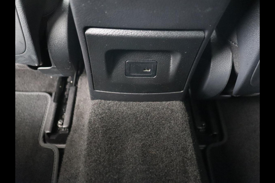 Mercedes-Benz CLA-Klasse Shooting Brake 250e AMG Night | Stoelverwarming | 360 camera | Carplay | Leder/Alcantara | Full LED | Navigatie | Full LED | Park Assist | PHEV | Plug In