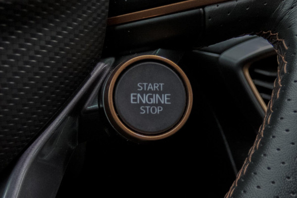 CUPRA Leon 1.4 e-Hybrid Performance VZ 245 | PANORAMADAK | ELEKTRISCH VERSTELBARE BESTUUDERSSTOEL | ACC | STUURWIELVERWARMING