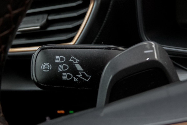 CUPRA Leon 1.4 e-Hybrid Performance VZ 245 | PANORAMADAK | ELEKTRISCH VERSTELBARE BESTUUDERSSTOEL | ACC | STUURWIELVERWARMING