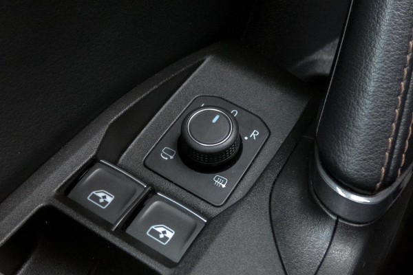 CUPRA Leon 1.4 e-Hybrid Performance VZ 245 | PANORAMADAK | ELEKTRISCH VERSTELBARE BESTUUDERSSTOEL | ACC | STUURWIELVERWARMING