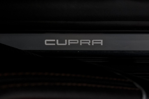 CUPRA Leon 1.4 e-Hybrid Performance VZ 245 | PANORAMADAK | ELEKTRISCH VERSTELBARE BESTUUDERSSTOEL | ACC | STUURWIELVERWARMING