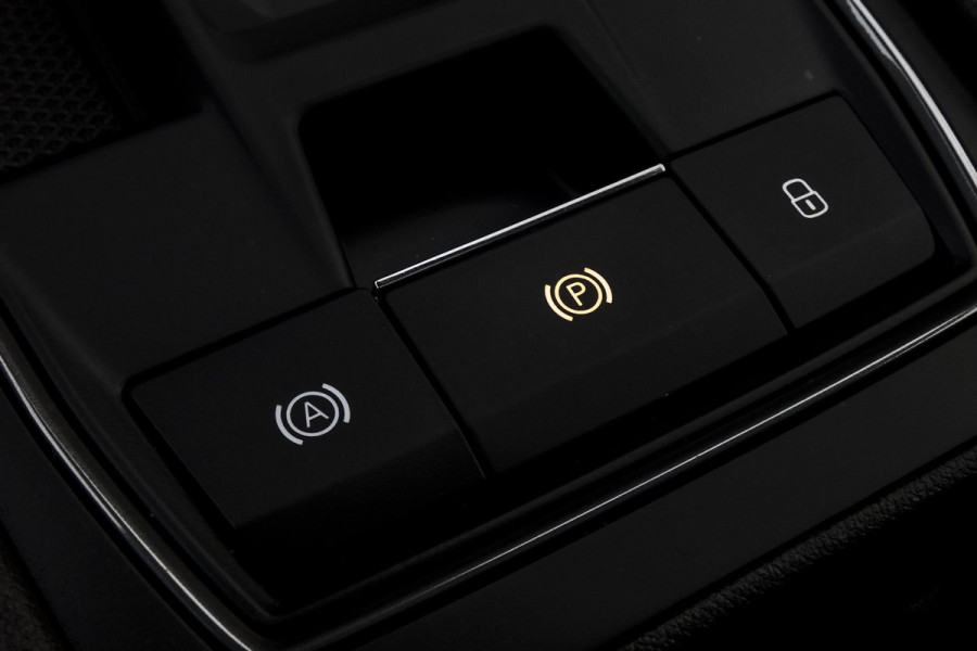 CUPRA Leon 1.4 e-Hybrid Performance VZ 245 | PANORAMADAK | ELEKTRISCH VERSTELBARE BESTUUDERSSTOEL | ACC | STUURWIELVERWARMING