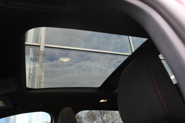 Ford FOCUS Wagon 1.0 EcoBoost Hybrid ST Line X 155pk | Trekhaak afneembaar | Panoramadak | Bang&Olufsen | Adaptive cruise control | Winter Pack | All season banden | Camera