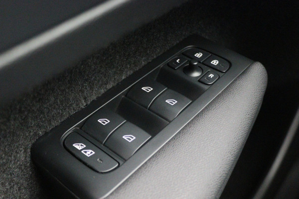 Volvo XC40 1.5 T5 Recharge Business Pro Camera, Apple Carplay, Keyless, LED, Lane Assist, PDC