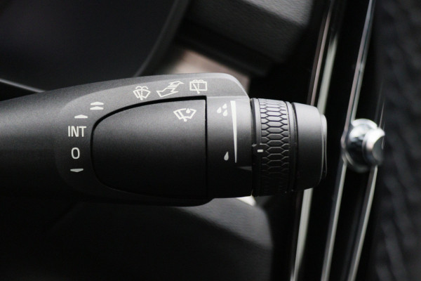 Volvo XC40 1.5 T5 Recharge Business Pro Camera, Apple Carplay, Keyless, LED, Lane Assist, PDC