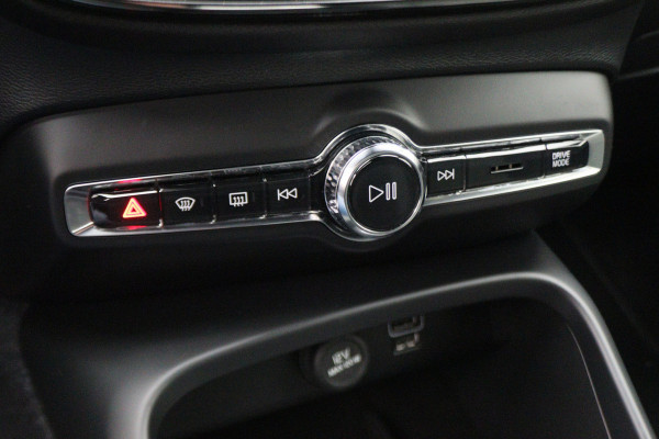 Volvo XC40 1.5 T5 Recharge Business Pro Camera, Apple Carplay, Keyless, LED, Lane Assist, PDC