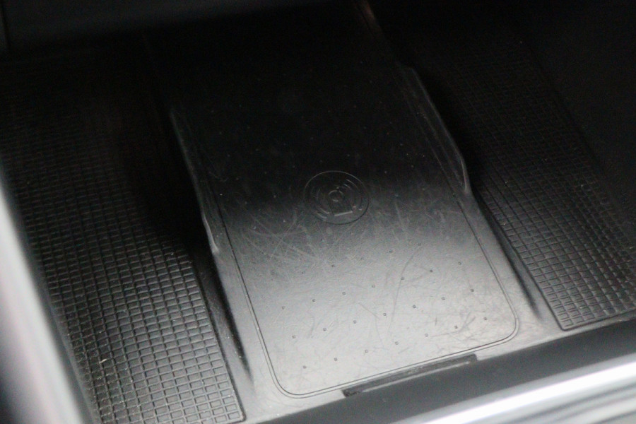 Volvo XC40 1.5 T5 Recharge Business Pro Camera, Apple Carplay, Keyless, LED, Lane Assist, PDC