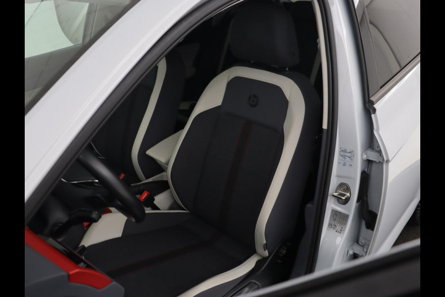 Volkswagen Polo 1.0 TSI Beats | Origineel NL | Virtual Cockpit | Carplay | Parkeerhulp | Adaptive cruise | Navigatie | Climate control | Beats Audio | Getint glas