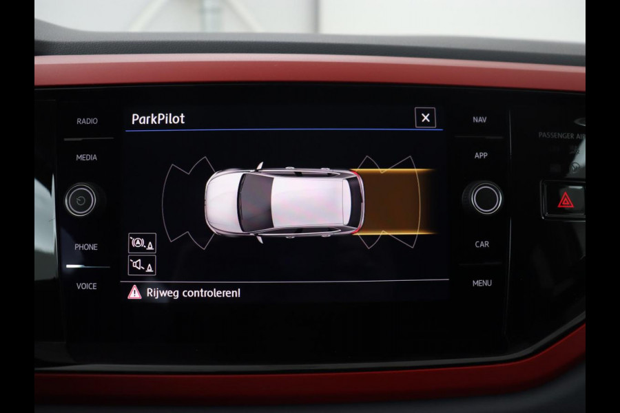 Volkswagen Polo 1.0 TSI Beats | Origineel NL | Virtual Cockpit | Carplay | Parkeerhulp | Adaptive cruise | Navigatie | Climate control | Beats Audio | Getint glas