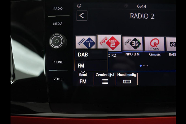 Volkswagen Polo 1.0 TSI Beats | Origineel NL | Virtual Cockpit | Carplay | Parkeerhulp | Adaptive cruise | Navigatie | Climate control | Beats Audio | Getint glas