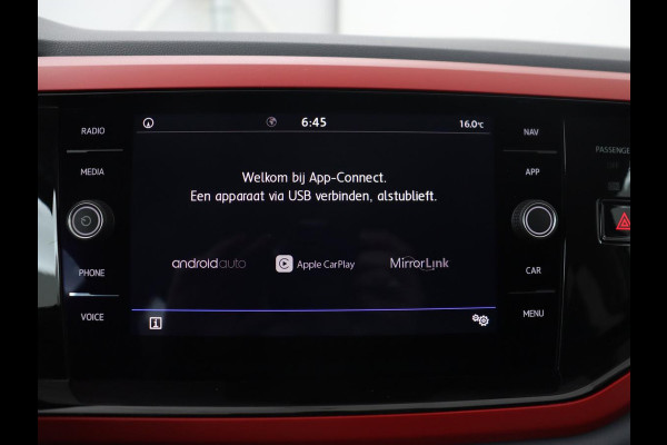 Volkswagen Polo 1.0 TSI Beats | Origineel NL | Virtual Cockpit | Carplay | Parkeerhulp | Adaptive cruise | Navigatie | Climate control | Beats Audio | Getint glas