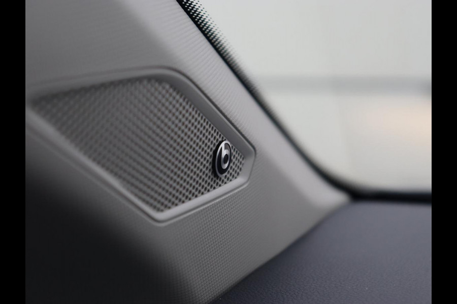 Volkswagen Polo 1.0 TSI Beats | Origineel NL | Virtual Cockpit | Carplay | Parkeerhulp | Adaptive cruise | Navigatie | Climate control | Beats Audio | Getint glas