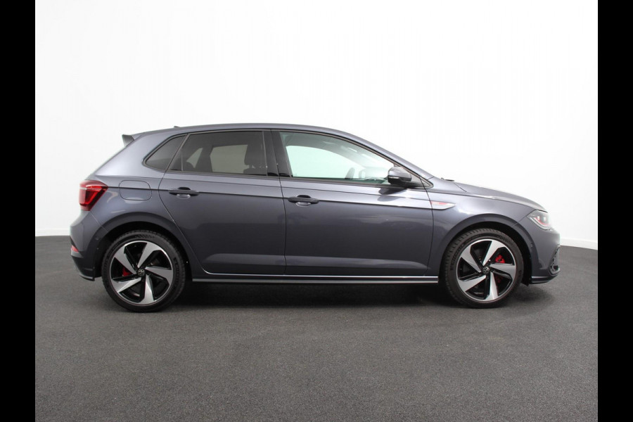 Volkswagen Polo 2.0 TSI GTI Automaat | Apple Carplay / Android Auto | Parkersensoren V+A | Park Assist | Dodehoek Assistent | Adaptive Cruise Control | Verwarmde Voorstoelen | DAB+