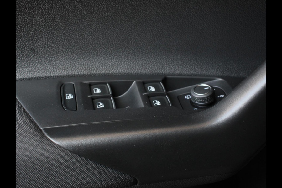 Volkswagen Polo 2.0 TSI GTI Automaat | Apple Carplay / Android Auto | Parkersensoren V+A | Park Assist | Dodehoek Assistent | Adaptive Cruise Control | Verwarmde Voorstoelen | DAB+