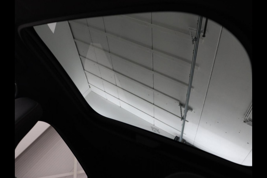 Renault Arkana 1.6 E-Tech Hybrid 145 R.S. Line | Panoramadak | Leder/Alcantara | Adaptive cruise | Stoelverwarming | Carplay | Camera | Park Assist | Navigatie | Full LED | Sfeerverlichting