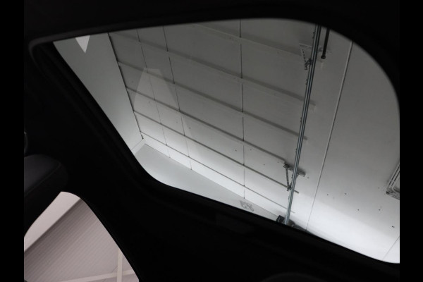 Renault Arkana 1.6 E-Tech Hybrid 145 R.S. Line | Panoramadak | Leder/Alcantara | Adaptive cruise | Stoelverwarming | Carplay | Camera | Park Assist | Navigatie | Full LED | Sfeerverlichting