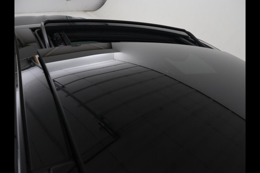 Renault Arkana 1.6 E-Tech Hybrid 145 R.S. Line | Panoramadak | Leder/Alcantara | Adaptive cruise | Stoelverwarming | Carplay | Camera | Park Assist | Navigatie | Full LED | Sfeerverlichting