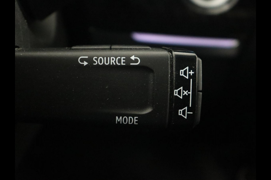 Renault Arkana 1.6 E-Tech Hybrid 145 R.S. Line | Panoramadak | Leder/Alcantara | Adaptive cruise | Stoelverwarming | Carplay | Camera | Park Assist | Navigatie | Full LED | Sfeerverlichting