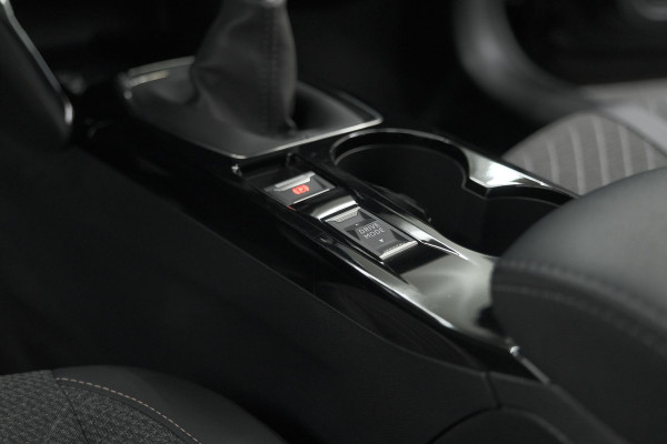 Peugeot 208 PureTech 100 Allure | Parkeersensoren | Navigatie | Apple Carplay