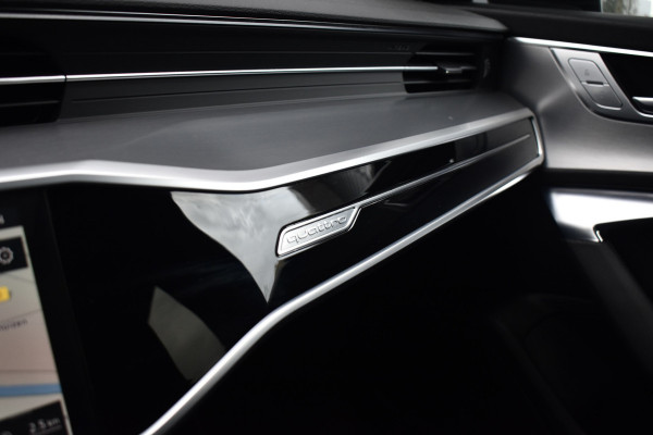 Audi A6 Avant 55 TFSI e Quattro Competition 367pk | Pano | RS-Seats | ACC | Head-Up | Trekhaak | Matrix | Stuur + Stoelverwarming |