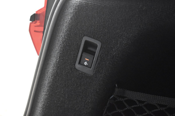 Audi A6 Avant 55 TFSI e Quattro Competition 367pk | Pano | RS-Seats | ACC | Head-Up | Trekhaak | Matrix | Stuur + Stoelverwarming |