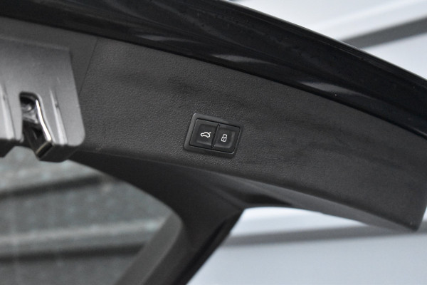 Audi A6 Avant 55 TFSI e Quattro Competition 367pk | Pano | RS-Seats | ACC | Head-Up | Trekhaak | Matrix | Stuur + Stoelverwarming |