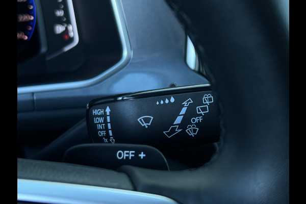 Volkswagen T-Roc 1.5 TSI Style | Trekhaak | ACC | IQ Light | CarPlay | DAB+ | ErgoActive