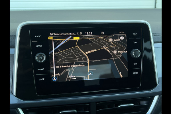 Volkswagen T-Roc 1.5 TSI Style | Trekhaak | ACC | IQ Light | CarPlay | DAB+ | ErgoActive