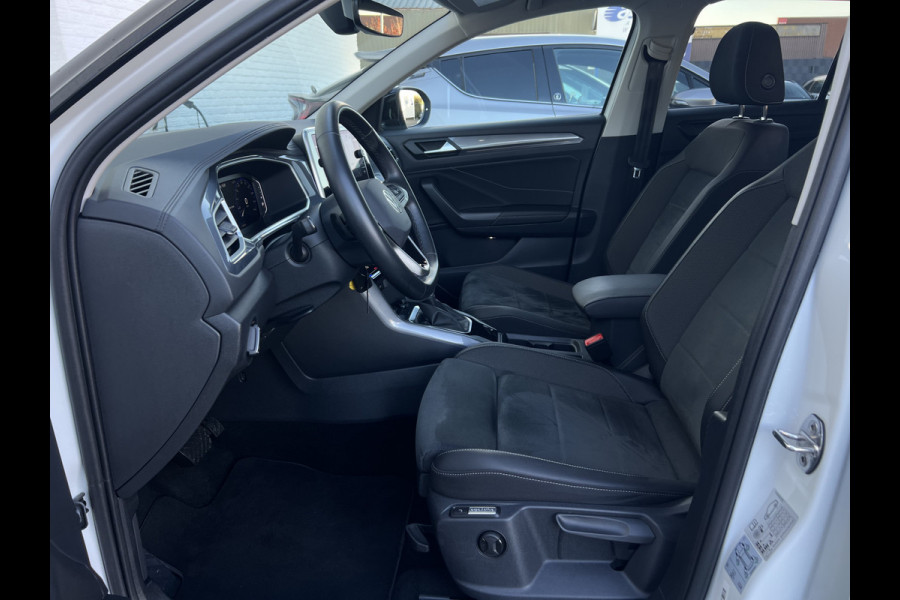 Volkswagen T-Roc 1.5 TSI Style | Trekhaak | ACC | IQ Light | CarPlay | DAB+ | ErgoActive