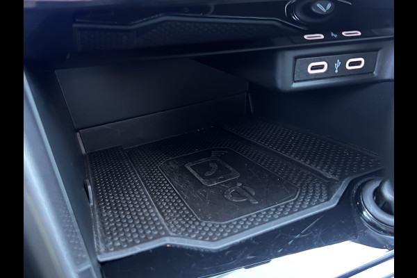 Volkswagen T-Roc 1.5 TSI Style | Trekhaak | ACC | IQ Light | CarPlay | DAB+ | ErgoActive