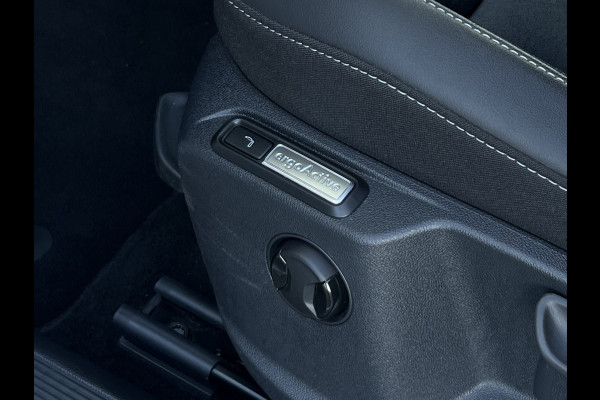 Volkswagen T-Roc 1.5 TSI Style | Trekhaak | ACC | IQ Light | CarPlay | DAB+ | ErgoActive