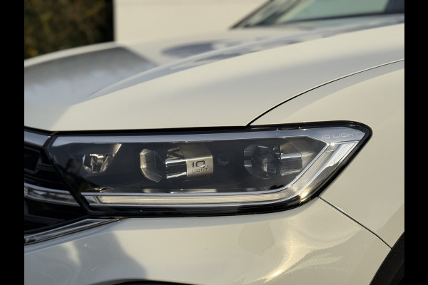 Volkswagen T-Roc 1.5 TSI Style | Trekhaak | ACC | IQ Light | CarPlay | DAB+ | ErgoActive