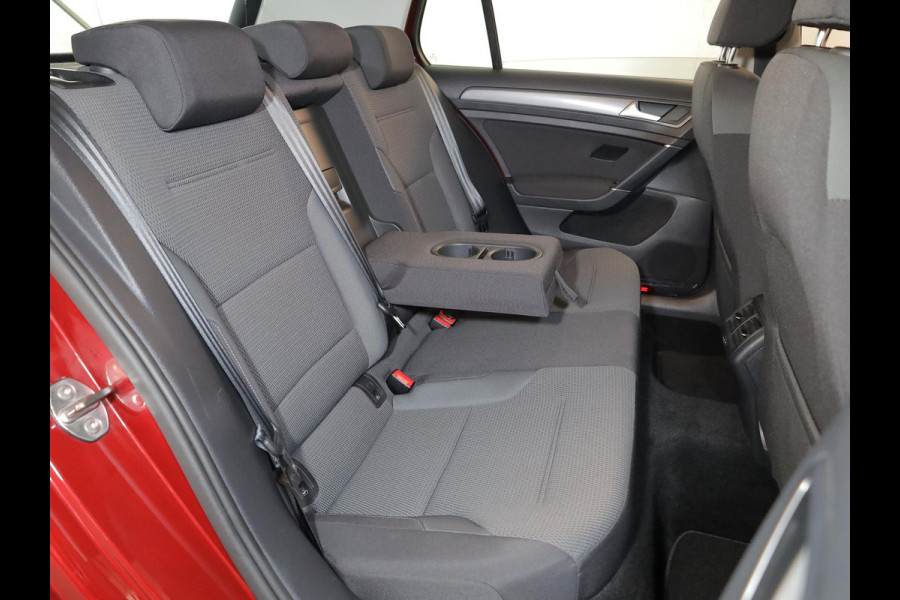 Volkswagen Golf 1.0 TSI Comfortline 116 pk | Navigatie via App | Parkeersensoren | Adaptieve cruise control | Autom. airco | App connect |