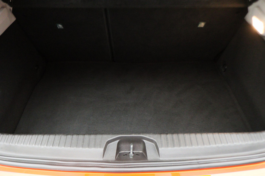 Renault Clio 1.6 E-Tech Hybrid 145 Evolution Airco, Camera, Apple Carplay, Cruise, Elektrisch Pakket, LED, PDC, 16''