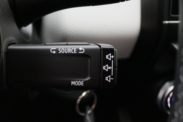 Renault Clio 1.6 E-Tech Hybrid 145 Evolution Airco, Camera, Apple Carplay, Cruise, Elektrisch Pakket, LED, PDC, 16''