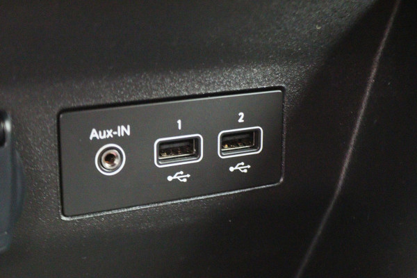 Renault Clio 1.6 E-Tech Hybrid 145 Evolution Airco, Camera, Apple Carplay, Cruise, Elektrisch Pakket, LED, PDC, 16''