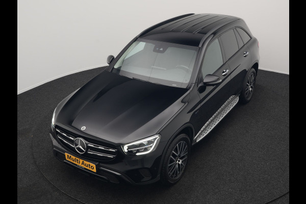 Mercedes-Benz GLC 300e 4MATIC Premium Plug In Hybrid 320pk Dealer O.H PHEV | Adaptive Cruise | Trekhaak af Fabriek | 360 Camera | Night Pakket | Sidesteps | 19"L.M | Keyless | Apple Carplay | Lederen Sportstoelen Verwarmd | Navigatie |