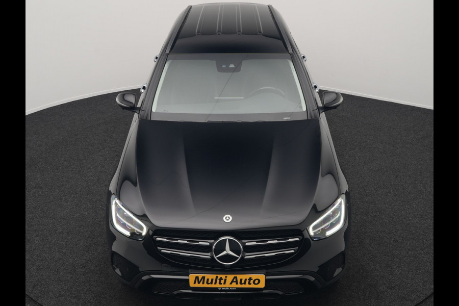 Mercedes-Benz GLC 300e 4MATIC Premium Plug In Hybrid 320pk Dealer O.H PHEV | Adaptive Cruise | Trekhaak af Fabriek | 360 Camera | Night Pakket | Sidesteps | 19"L.M | Keyless | Apple Carplay | Lederen Sportstoelen Verwarmd | Navigatie |