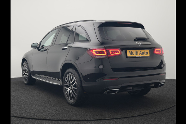 Mercedes-Benz GLC 300e 4MATIC Premium Plug In Hybrid 320pk Dealer O.H PHEV | Adaptive Cruise | Trekhaak af Fabriek | 360 Camera | Night Pakket | Sidesteps | 19"L.M | Keyless | Apple Carplay | Lederen Sportstoelen Verwarmd | Navigatie |