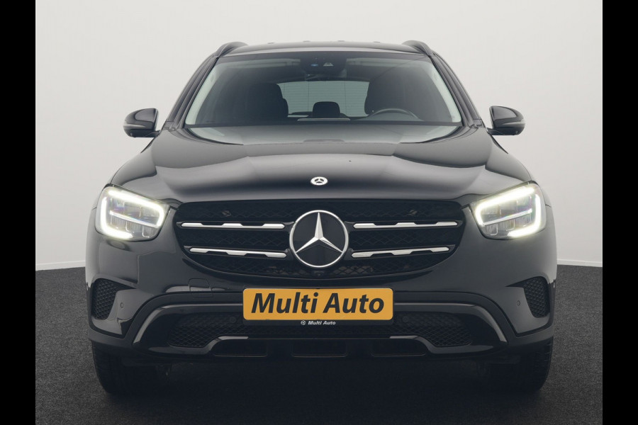 Mercedes-Benz GLC 300e 4MATIC Premium Plug In Hybrid 320pk Dealer O.H PHEV | Adaptive Cruise | Trekhaak af Fabriek | 360 Camera | Night Pakket | Sidesteps | 19"L.M | Keyless | Apple Carplay | Lederen Sportstoelen Verwarmd | Navigatie |