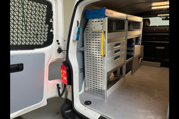 Volkswagen Transporter SERVICEWAGEN 2.0 TDI 100pk euro6 L1H1 Highline SORTIMO INRICHTING ,V230 OMVORMER, Trekhaak, RIJKLAARPRIJS