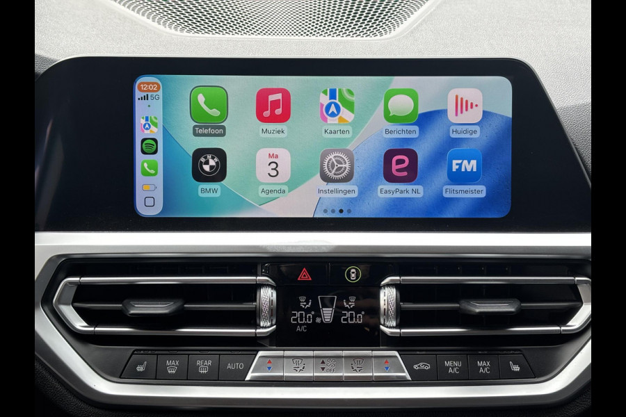 BMW 3 Serie Touring 330i xDrive High Executive M Sport Pakket Automaat / Live Cockpit Professional / Panoramadak / Trekhaak / Leder / Apple CarPlay / Harman Kardon / 19 Inch / Shadow Line / Laserlicht / Head-Up Display / M Sportremsysteem / Adaptief M-onderstel