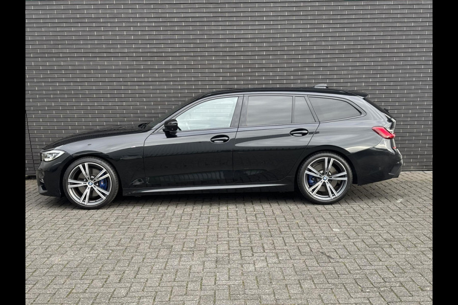 BMW 3 Serie Touring 330i xDrive High Executive M Sport Pakket Automaat / Live Cockpit Professional / Panoramadak / Trekhaak / Leder / Apple CarPlay / Harman Kardon / 19 Inch / Shadow Line / Laserlicht / Head-Up Display / M Sportremsysteem / Adaptief M-onderstel