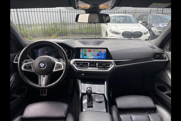 BMW 3 Serie Touring 330i xDrive High Executive M Sport Pakket Automaat / Live Cockpit Professional / Panoramadak / Trekhaak / Leder / Apple CarPlay / Harman Kardon / 19 Inch / Shadow Line / Laserlicht / Head-Up Display / M Sportremsysteem / Adaptief M-onderstel