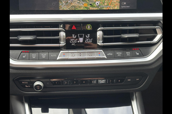 BMW 3 Serie Touring 330i xDrive High Executive M Sport Pakket Automaat / Live Cockpit Professional / Panoramadak / Trekhaak / Leder / Apple CarPlay / Harman Kardon / 19 Inch / Shadow Line / Laserlicht / Head-Up Display / M Sportremsysteem / Adaptief M-onderstel
